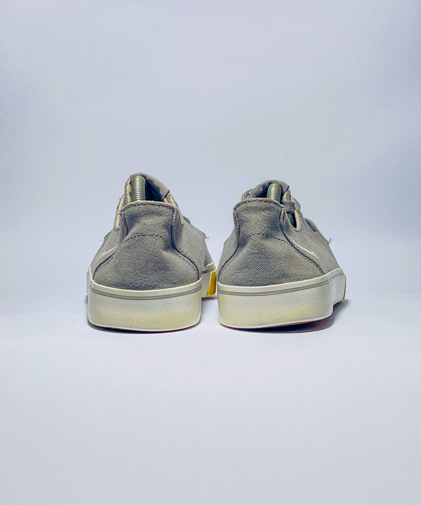 Grey Canvas Braata Lite Low Cut Sneake