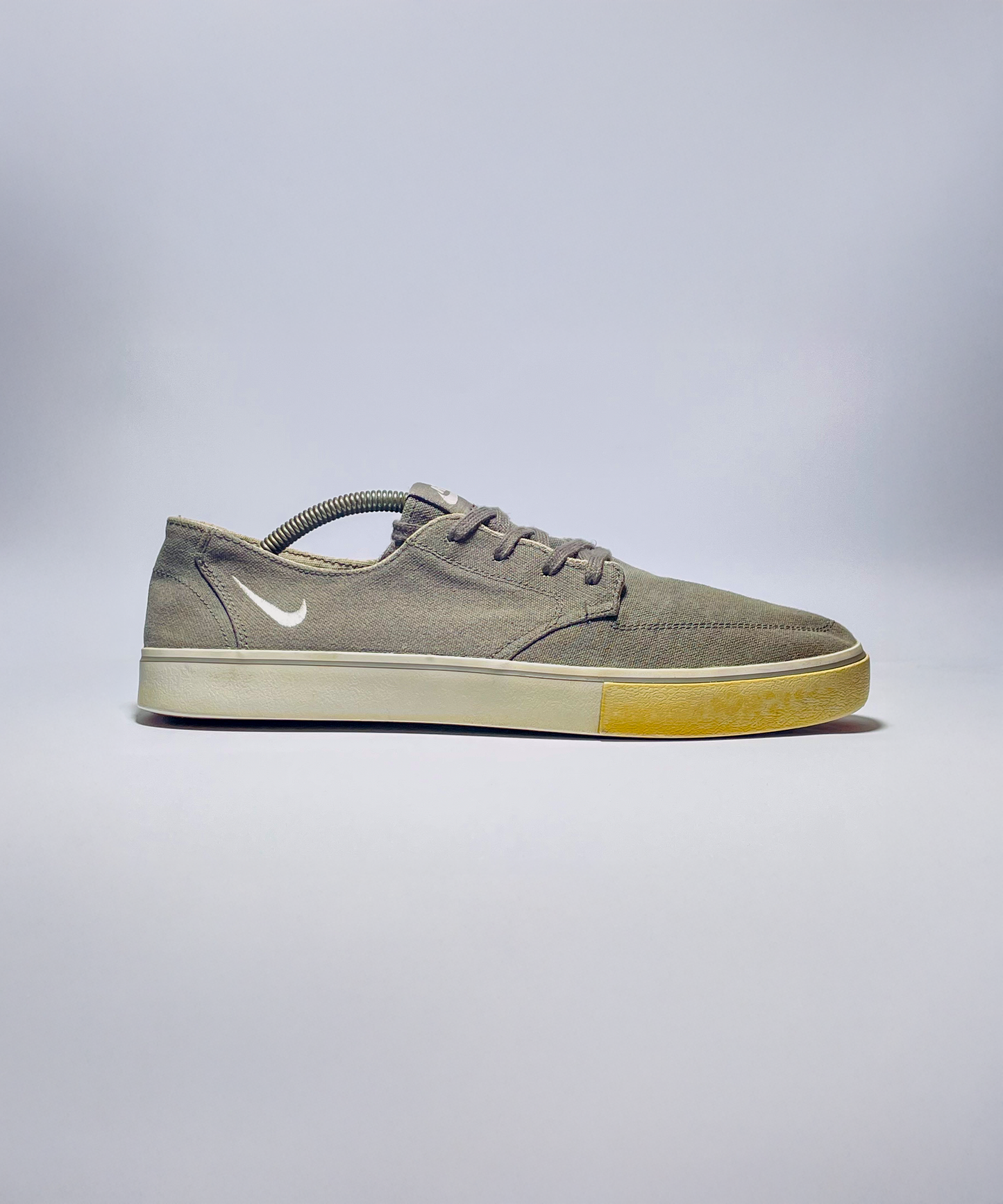 Grey Canvas Braata Lite Low Cut Sneake