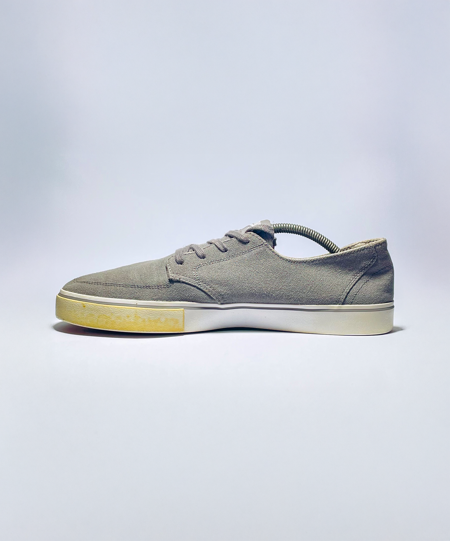 Grey Canvas Braata Lite Low Cut Sneake