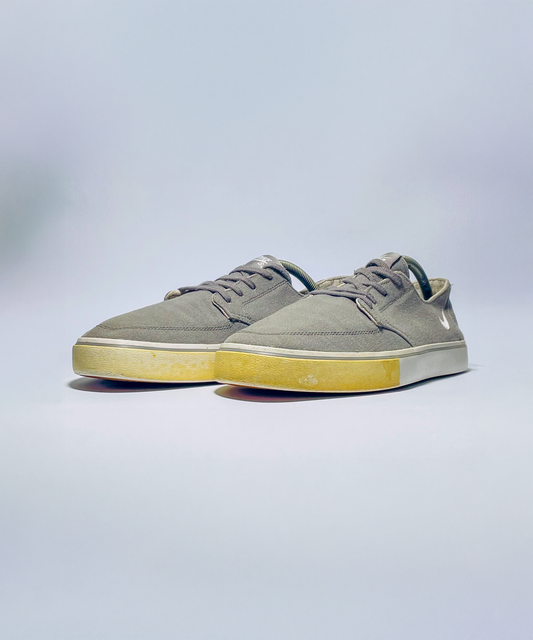 Grey Canvas Braata Lite Low Cut Sneake